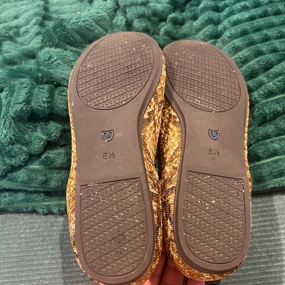 SOLD Rothys loafers 8.5 - Picture 3 of 3